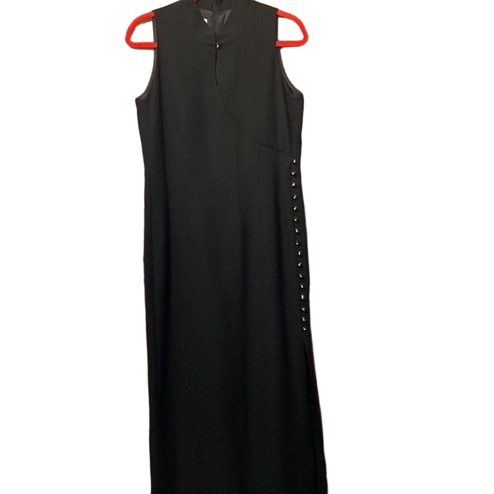 Evan Picone formal long black dress stunning buttons along the side.